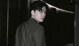 李易峰爆料经纪人视频,揭秘明星幕后生活片段